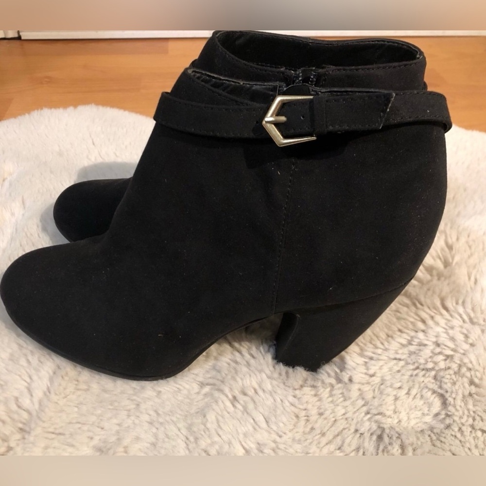 Candie's Black Ankle Booties with Buckle - Picture 4 of 10